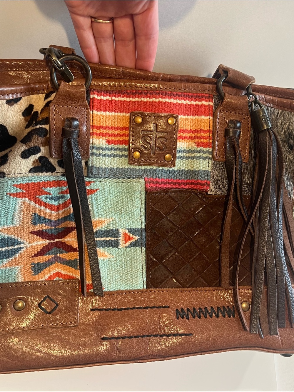 STS Ranchwear Chaynee Mountain (??) Multi-Material Patch Shoulder Bag - Picture 4 of 16